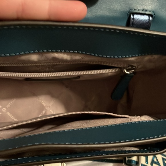 EUC Michael Kors Manhattan Crossbody Handbag Silver Blue metallic small $298 - Picture 7 of 10